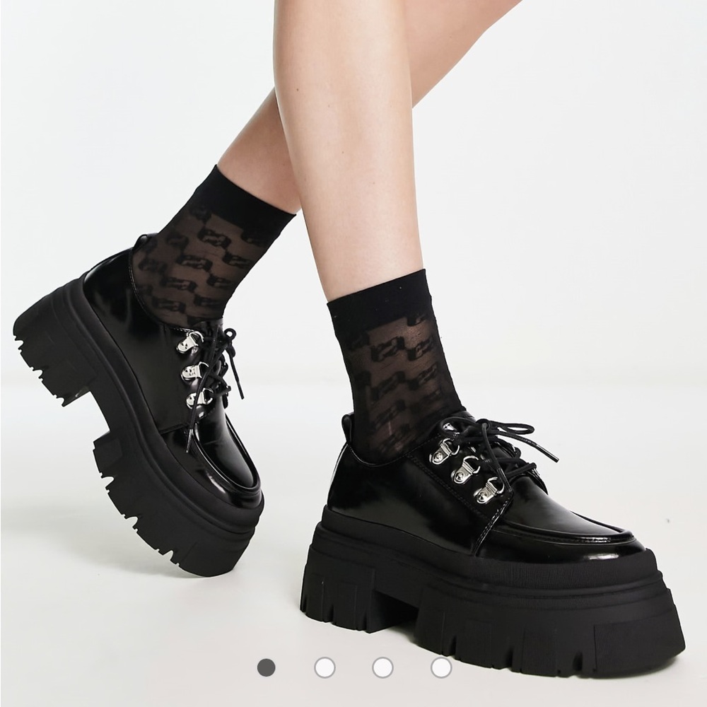 ISO ASOS DESIGN Maddison chunky loafers in black